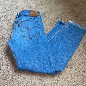 Levi Wedgie Distressed Jeans